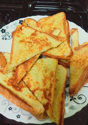 A picture of Egg bread toast.