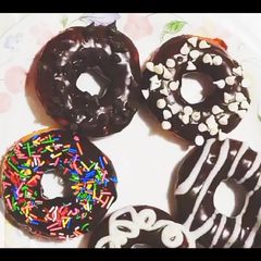 A picture of Donuts 😍.