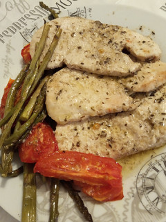 Una foto de Filetes de pavo al horno con verduras