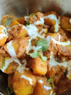 শাহী আলুর দম(shahi aloor dum recipe in Bengali) রেসিপির প্রধান ছবি