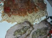 Una foto de fideo con ajo y perejil