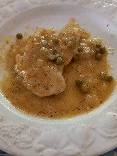 Una foto de 169. Filetes de pollo con guisantes