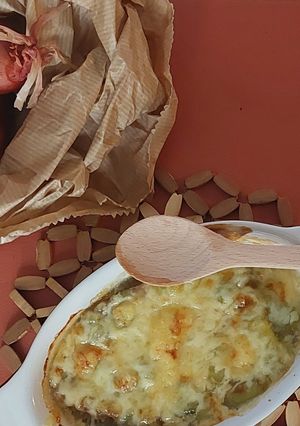 A picture of Onion and Leek Soup.