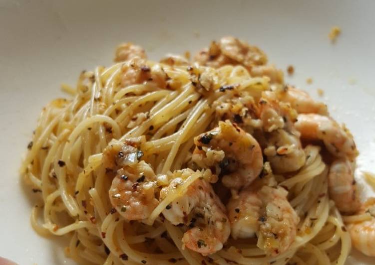 Cara Gampang Membuat Spaghetti Prawn Aglio Olio Anti Gagal