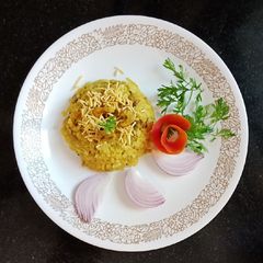 A picture of Prawns poha.