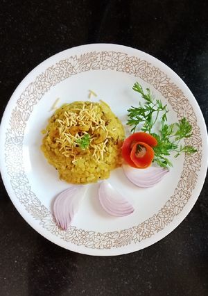 A picture of Prawns poha.