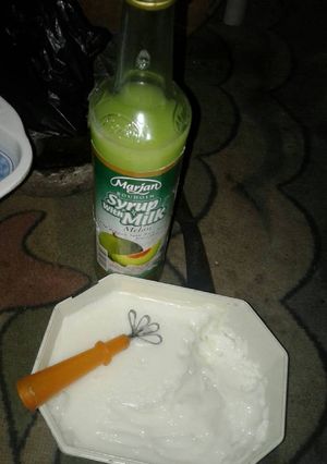 Foto resep Es kelapa kw dgn syrup marjan ala ratnabundana