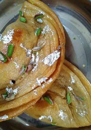 A picture of Layered Gujhiya puff.