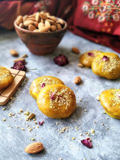 કચ્છી મિનિ પાઈનેપલ સાટા (Kutchi Mini Pineapple Satta Recipe In Gujarati) રેસીપી મુખ્ય ફોટો