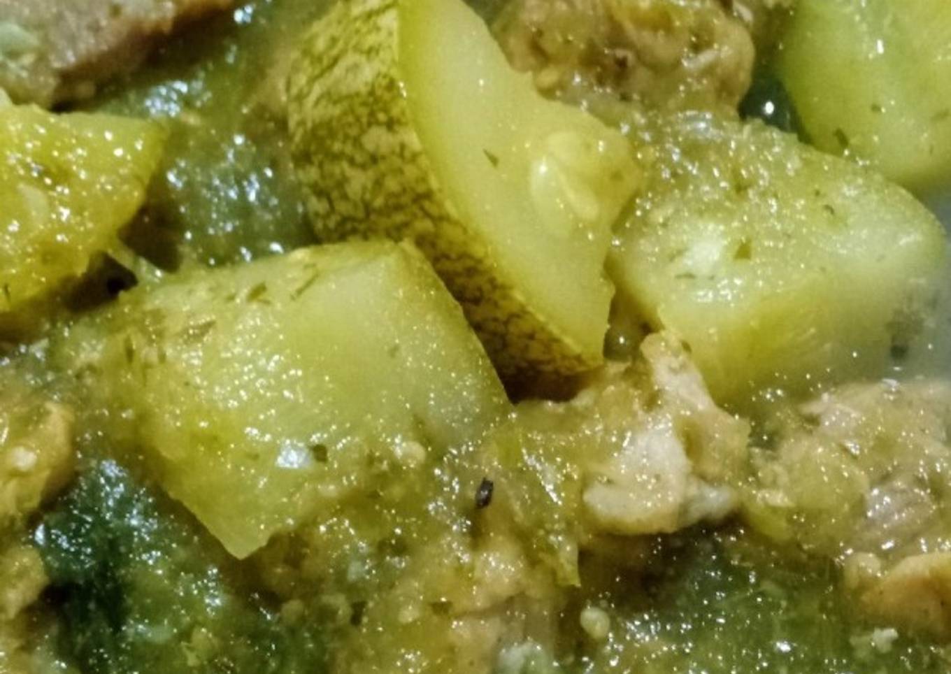 Puerco en salsa verde con calabazas