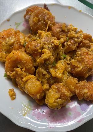 Hình của món Tôm sốt hoàng kim.