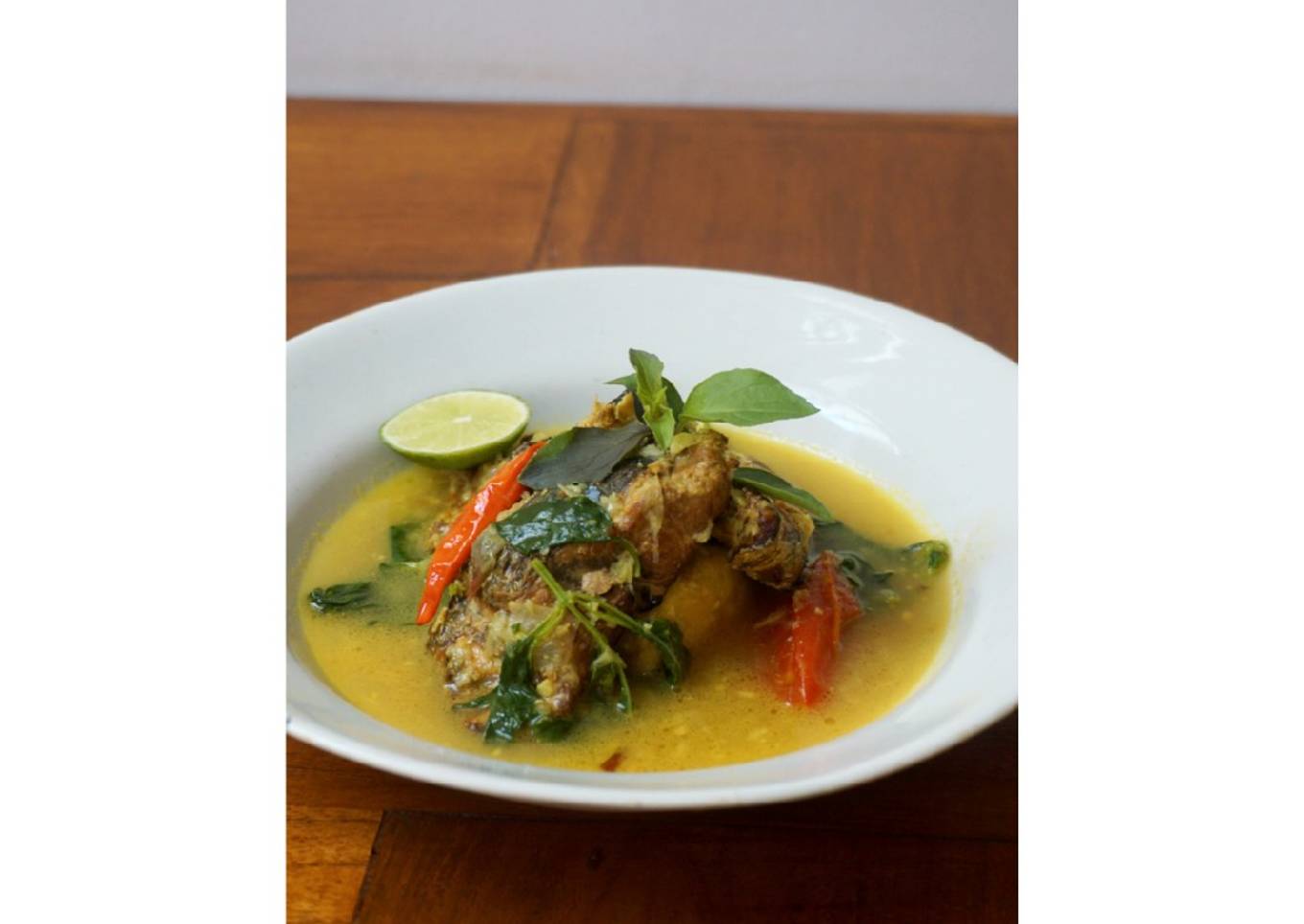 Ikan asap bumbu mangut dgn kemangi