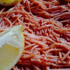 سباغيتي باالطماطم وشطة الحارة 🌶️🍅-レシピのメイン写真