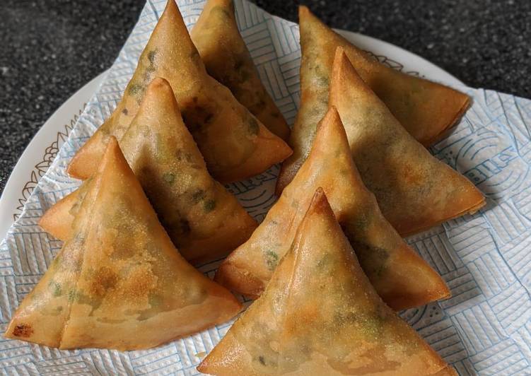 Instant Samosa by using spring roll wrappers