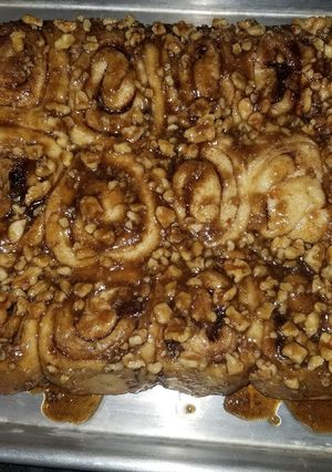A picture of Cinnamon date pecan rolls.
