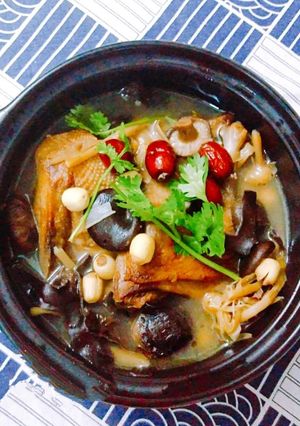 Hình của món Vịt tiềm bát trân.