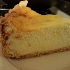 German cheesecake A picture of German cheesecake.