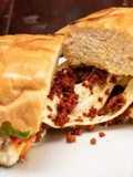 Torta de chorizo con queso oaxaca