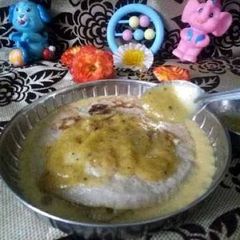 A picture of Banana Oats Dosa With Topping And Bottoming.