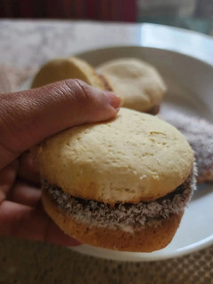 Una foto de Alfajores caseros de maizena y harina