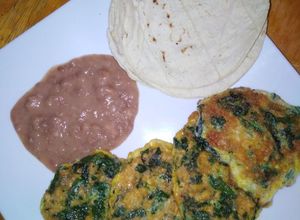 Una foto de Tortitas de huevo con acelgas, avena y queso 😯