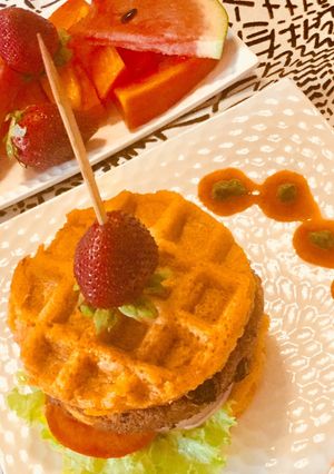 हेल्दी वैफ़ल बर्गर (Healthy waffle burger recipe in hindi) रेसिपी मुख्य फोटो