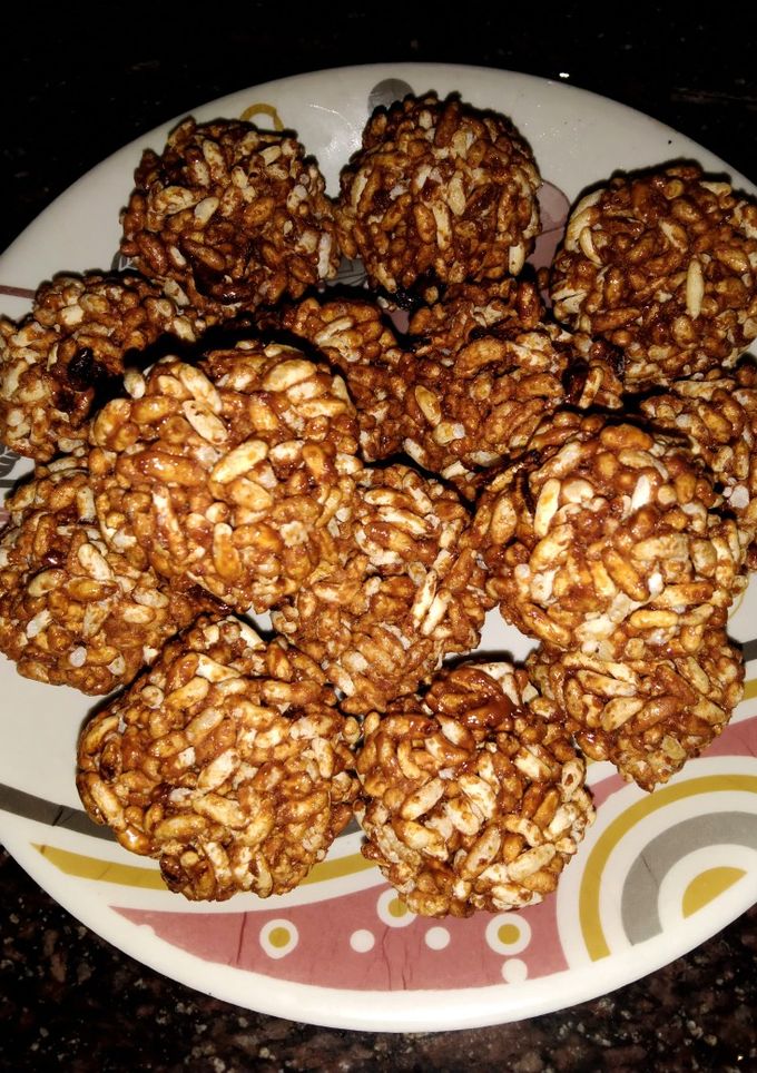 मुरमुरे के लड्डू (Murmure ke ladoo recipe in hindi) रेसिपी मुख्य फोटो