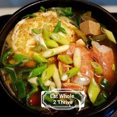 A picture of Duenjang soup (seafood version) 大酱汤.