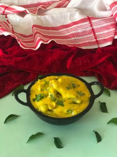 દહીં ચણા ના લોટવાળું સરગવાનું શાક રેસીપી મુખ્ય ફોટો