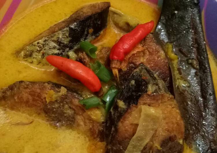 Proses Membuat Ikan kuah kuning Lezat