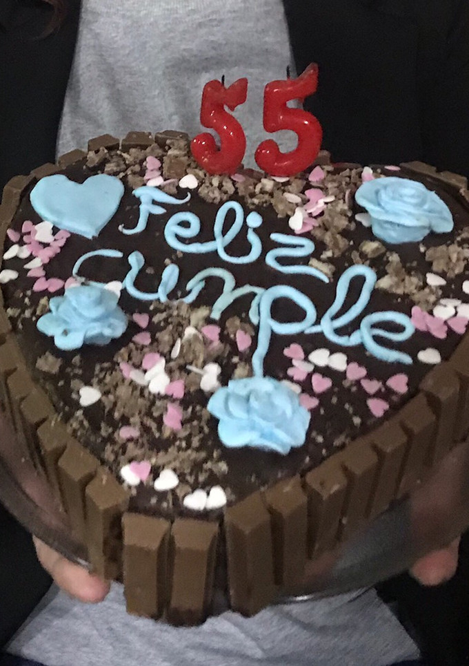Una foto de Tarta de distintos colores