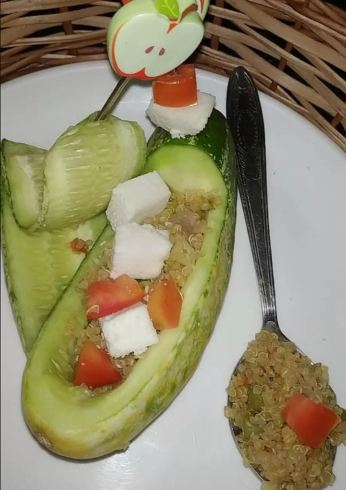 किनुआ सलाद बोट(Quinoa salad boat recipe in hindi) रेसिपी मुख्य फोटो