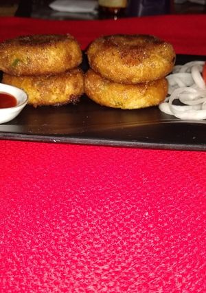 A picture of Egg potato kabab.
