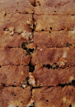 A picture of Banana Cake with Chocolate Chips.