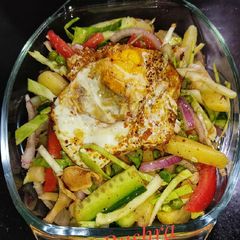 A picture of Crispy Egg Fresh Salad 🥗🥗😋😋.