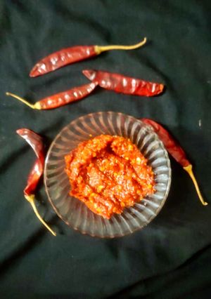 कोल्हापुरी ठेचा (kolhapuri thecha reicpe in Hindi) रेसिपी मुख्य फोटो