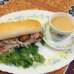 A picture of Stickboti sandwich.