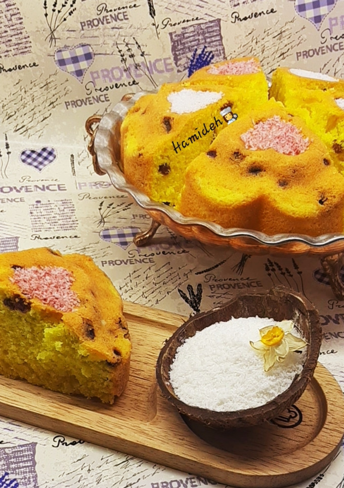 عکسی از دستور کیک نارگیلِ زعفرونی-کشمشی😍