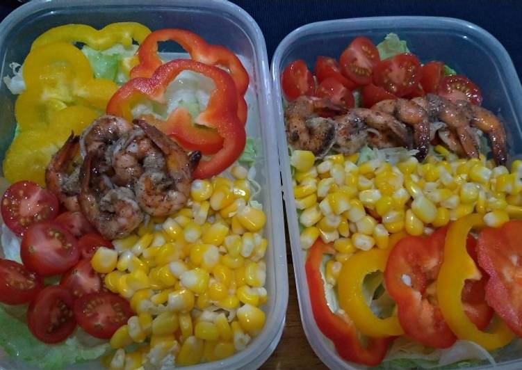 Black Pepper Shrimp Salad