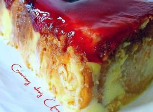 Foto principal de Pudin de galletas con fresas y flan instantáneo de vainilla
