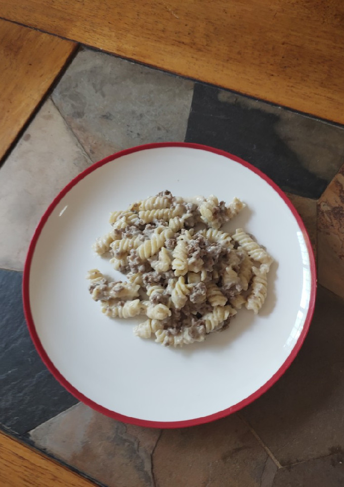 Una foto de Pasta con salsa bechamel y carne g104