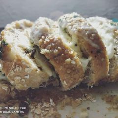 A picture of Cheese Garlic Bread.