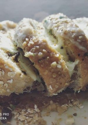 A picture of Cheese Garlic Bread.