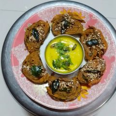 A picture of Arbi leaves Snacks (Patra).