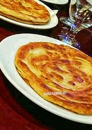 A picture of Khasta karara paratha.