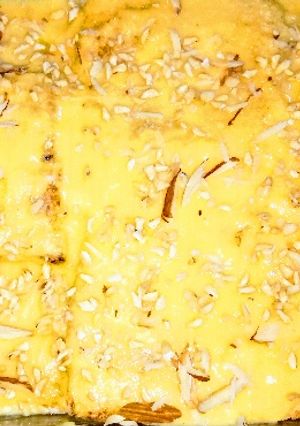 A picture of Arabic bread pudding.