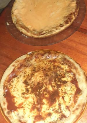 Una foto de Pizza casera en sartén