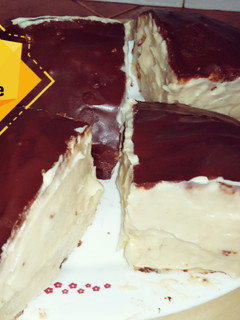 Una foto de Cuña de crema y chocolate