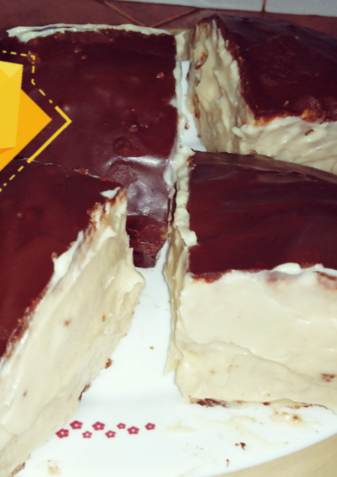Una foto de Cuña de crema y chocolate