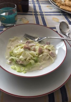 Una foto de Tagliatele de calabacín a la carbonara